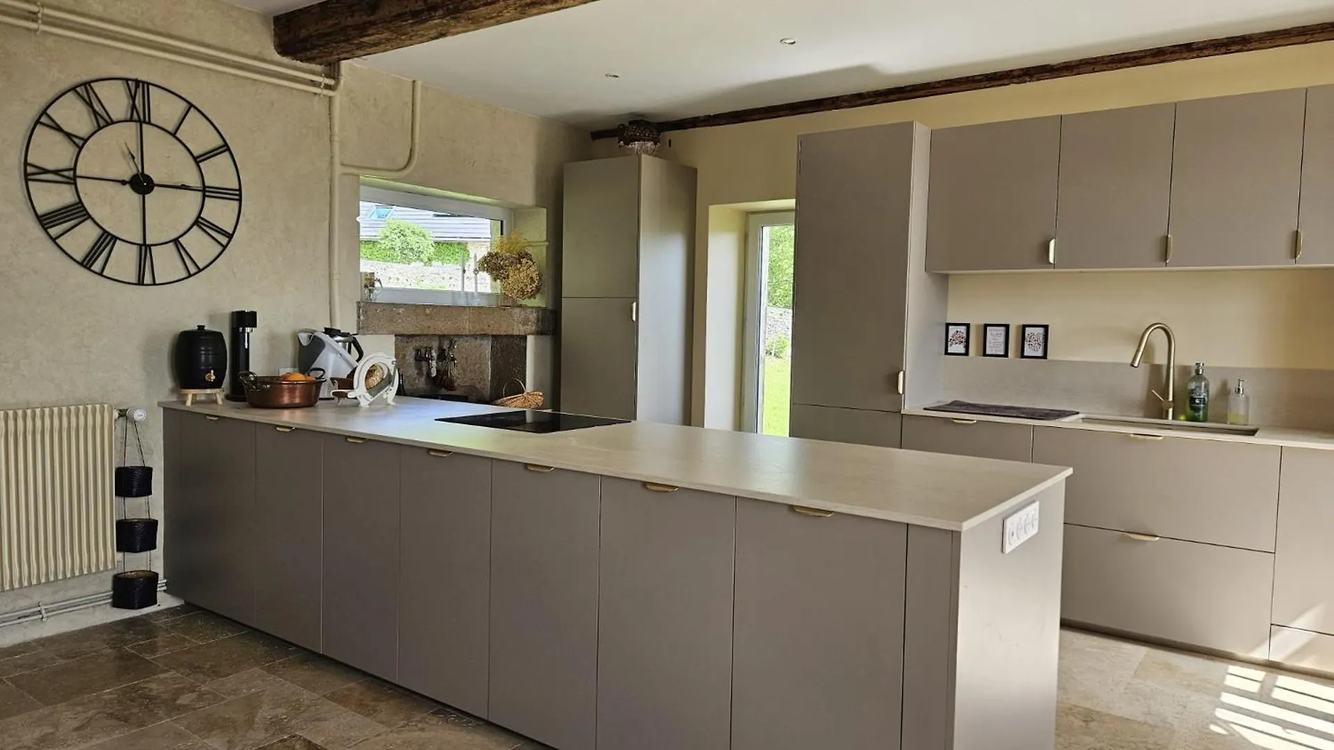 Le Prieure Villa Belmont-Luthézieu Nyaraló